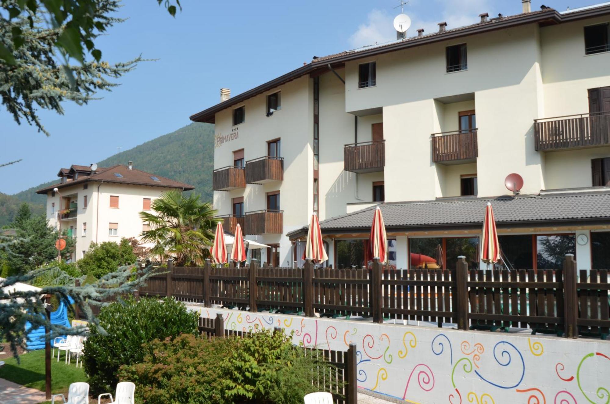 Family Hotel Primavera Levico Terme Exterior foto